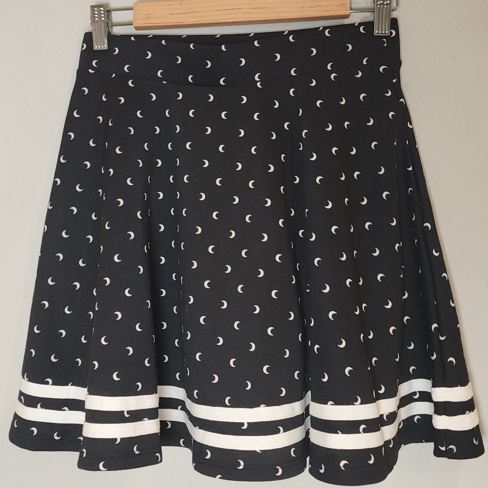 Hot Topic Moon Skirt Black White Pull-On Side Pockets Size Small